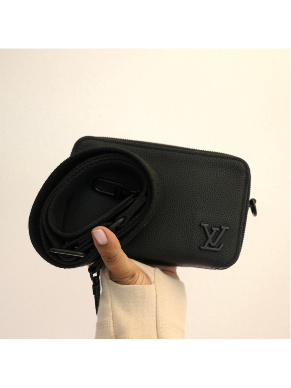 LOUIS VUITTON Alpha Messenger Crossbody Bag Black Aerogram Leather